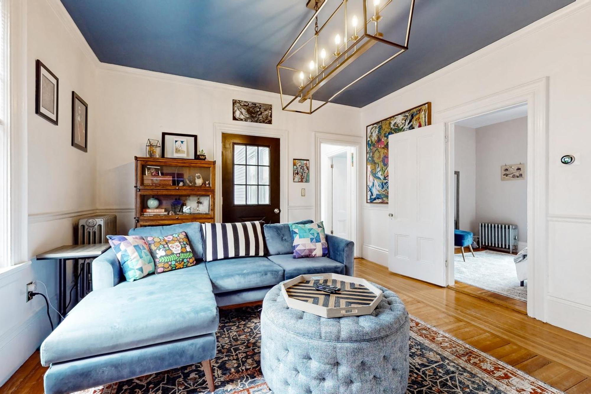 Witchy Modern Apartment Salem Exterior photo