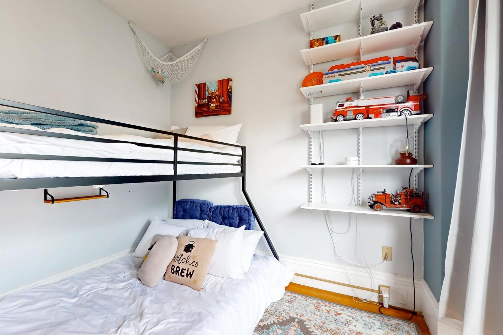Witchy Modern Apartment Salem Exterior photo
