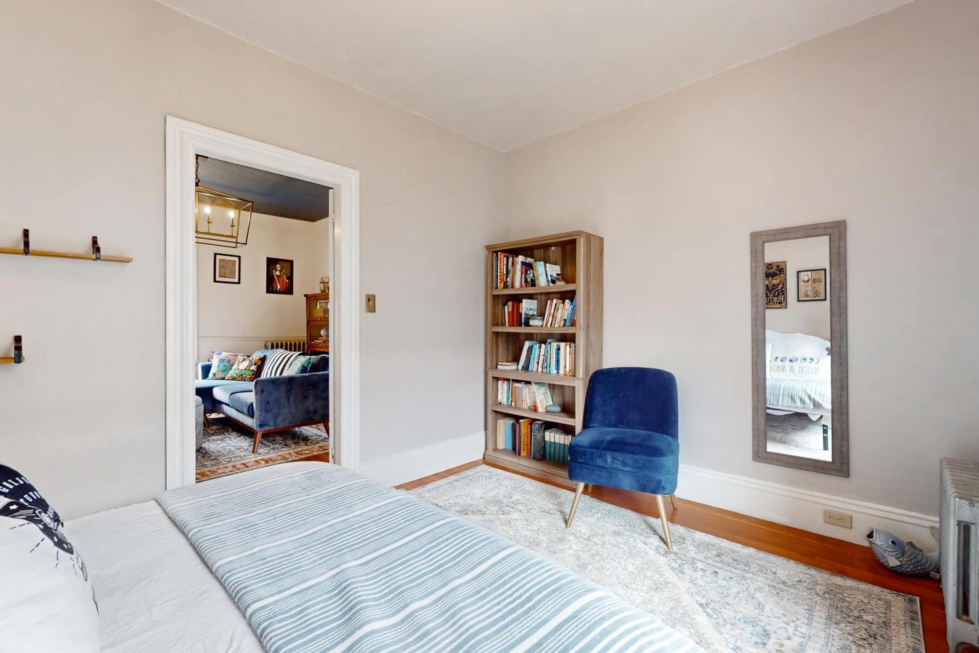 Witchy Modern Apartment Salem Exterior photo